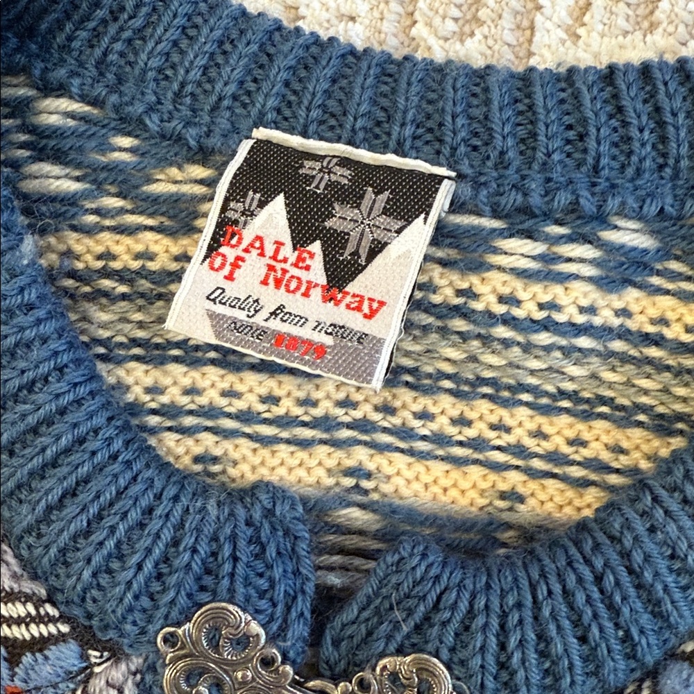 Vintage Dale of Norway Wool Knit Clasp Cardigan Nordic Fair Isle Blue Sweater - Picture 3 of 7